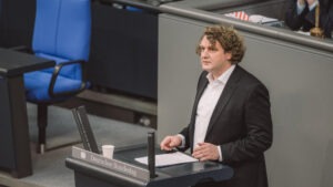 Mehr über den Artikel erfahren Internationaler Frauentag: Erste Rede vor dem Bundestag